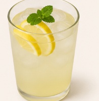 Bahçe Limonatası (Ev Yapımı)